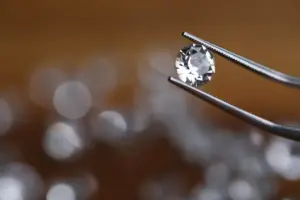 The Midnight Stone Rush: How TikTok Shop’s Live-Auction Gem Phenomenon Is Hooking a New Generation
