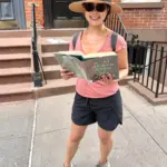 The Art of the Moving Page: Exploring the Resurgence of Reading While Walking in Urban Landscapes
