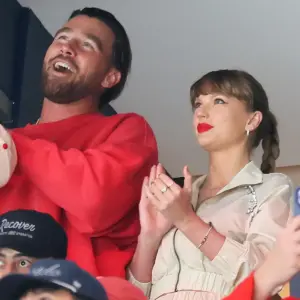 Travis Kelce Has Adorable Reaction to Taylor Swift’s “That’s My Husband” Comment at Chiefs Game