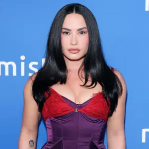 Navigating Health Crises in the Public Eye: From Demi Lovato’s Sudden Allergic Reaction to a Broader Spectrum of Celebrity Health Challenges