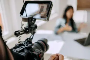The Death of the Lecture: Why "Decision Content" is Replacing Expert Marketing